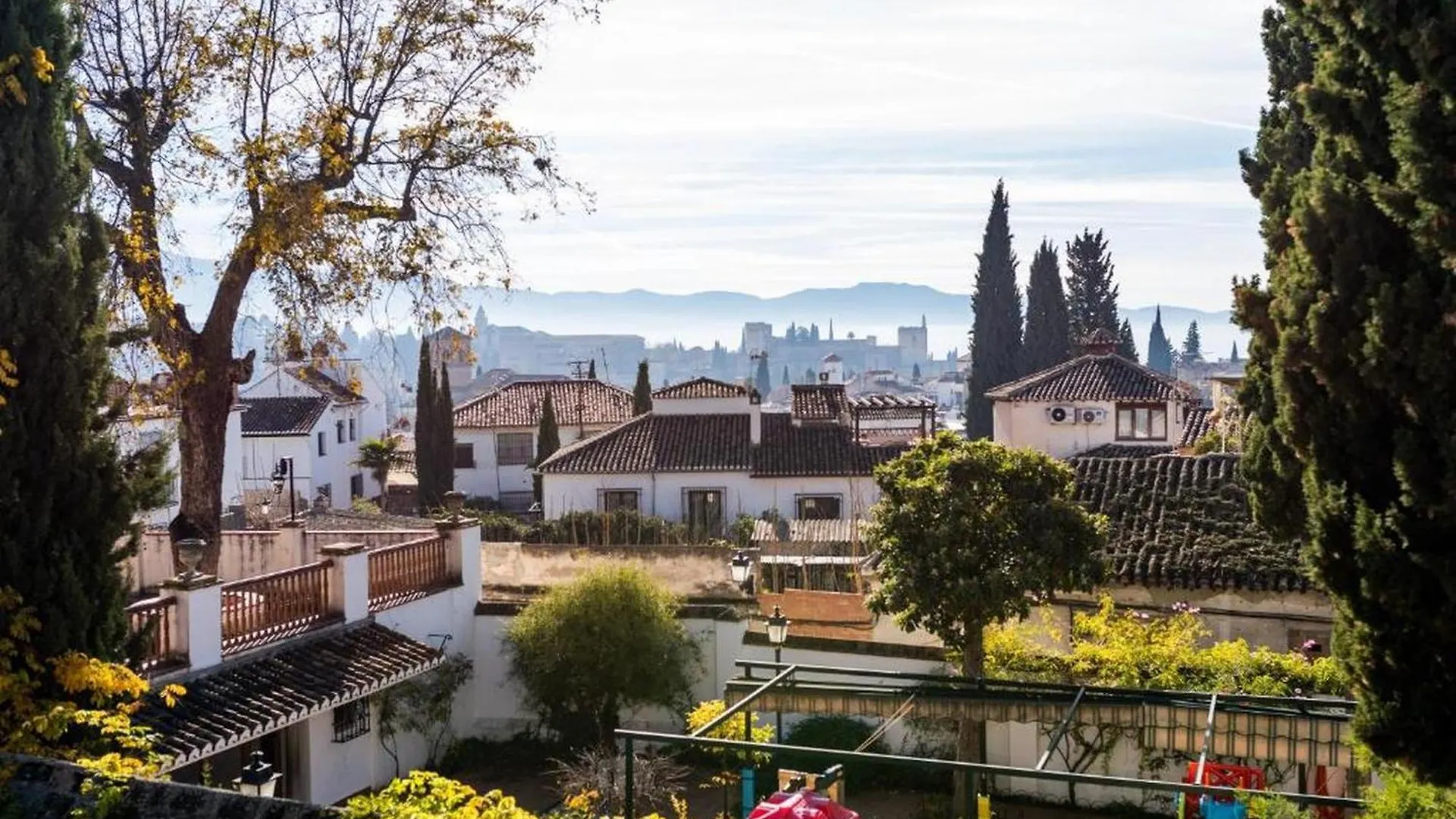Luminoso Alhambra View Suite - El Laurel Granada Apartment