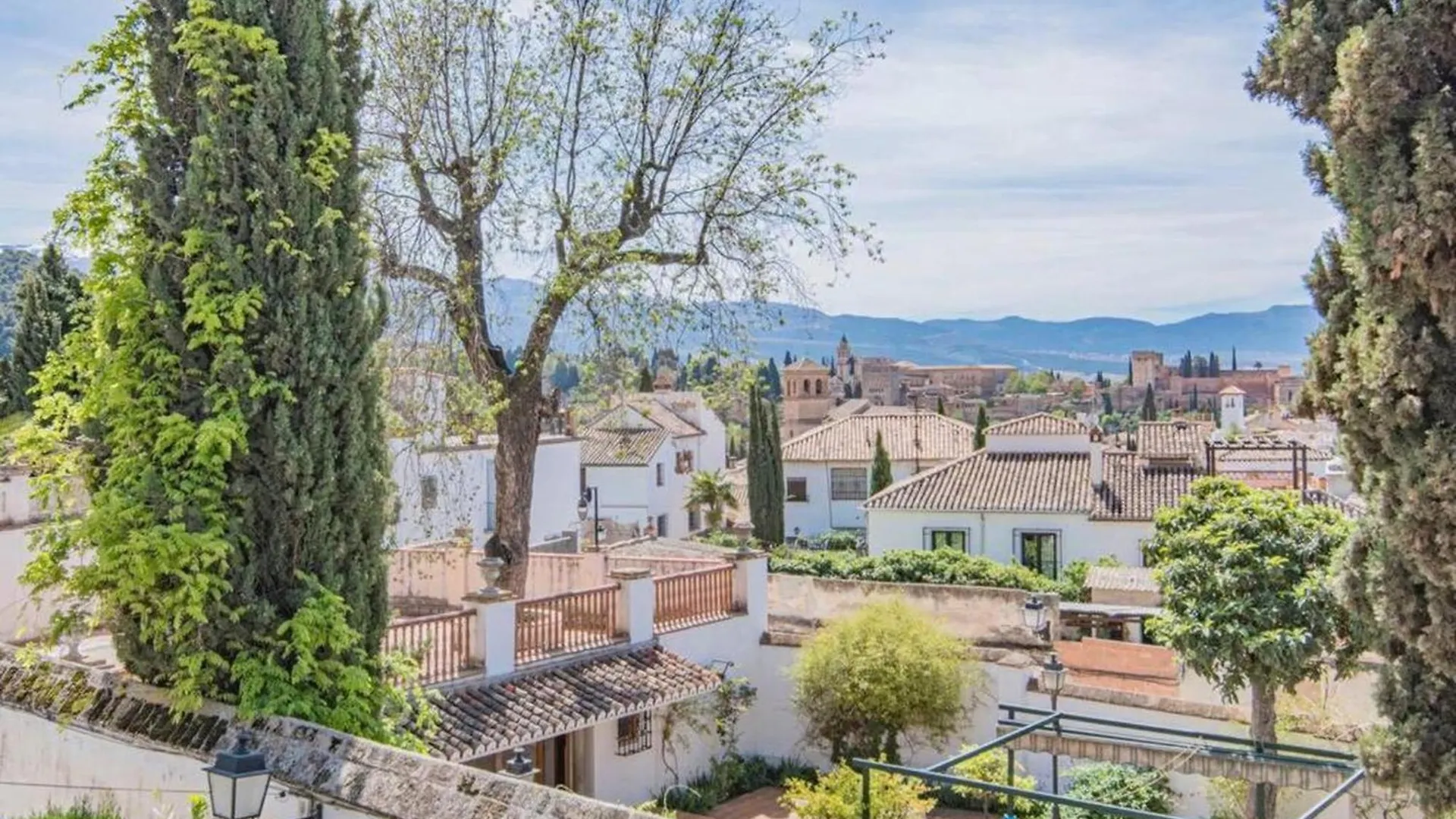 Luminoso Alhambra View Suite - El Laurel Granada