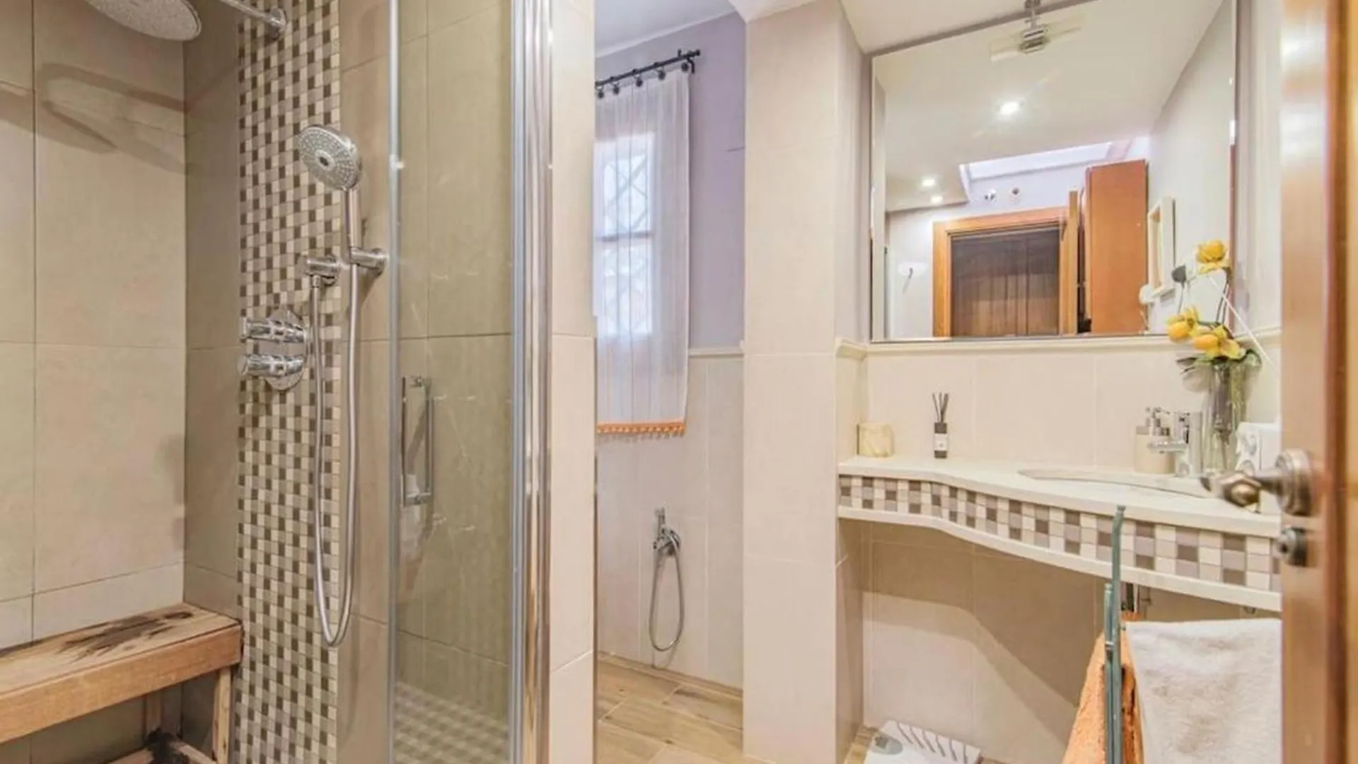 Luminoso Alhambra View Suite - El Laurel غرناطة شقة